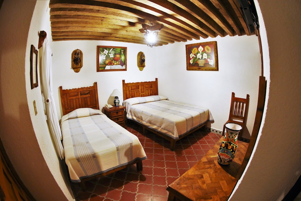 Classic Triple Room photo 2
