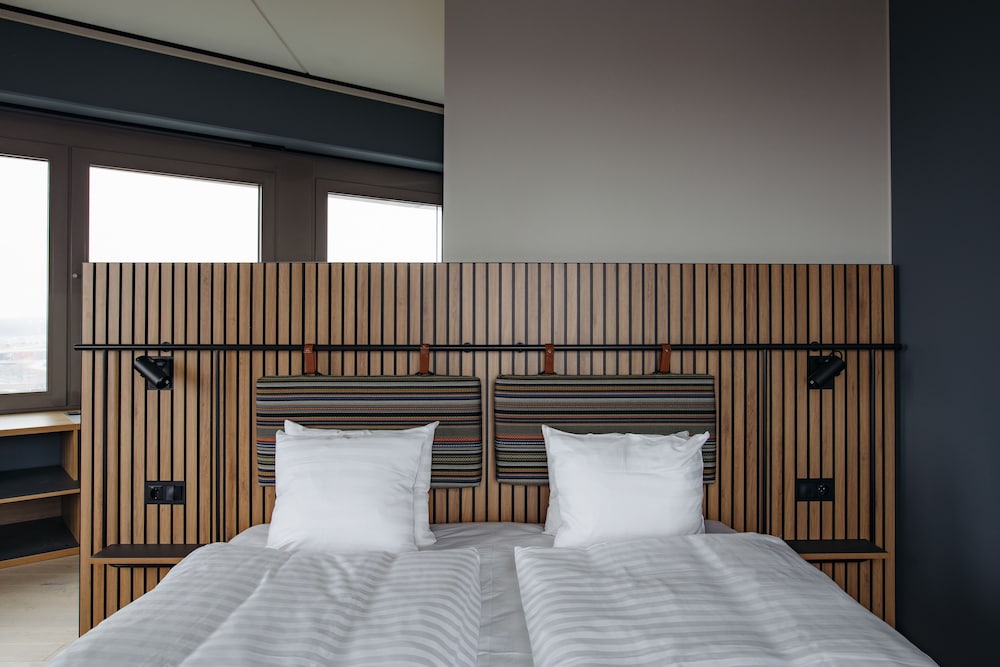 Deluxe Room, 1 King Bed, Non Smoking photo 2