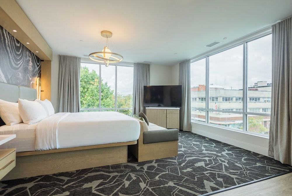 Suite, Corner (Kirkwood)