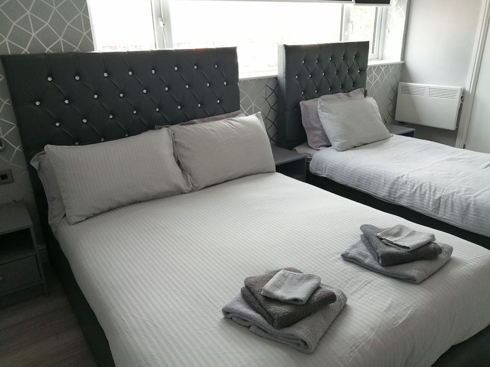 Basic Triple Room photo 3