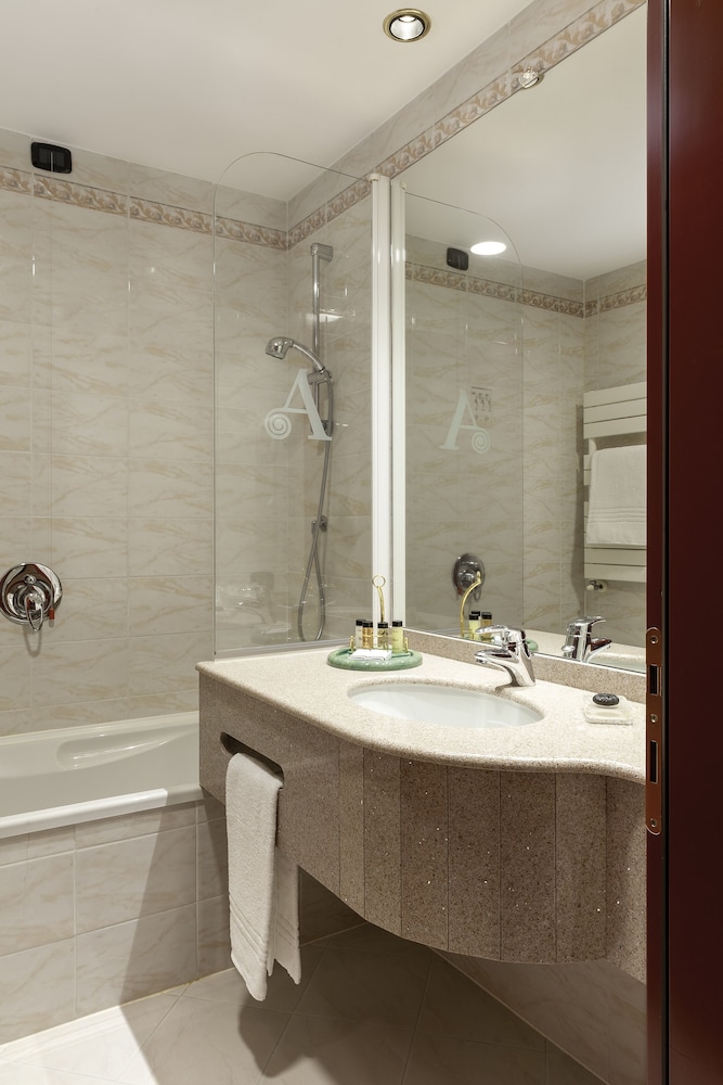 Classic Twin Room - Photo 6