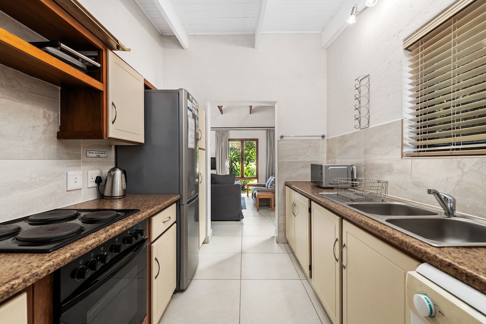 Classic Triple Room, 3 Bedrooms photo 2