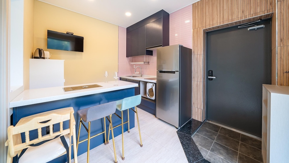 Basic Room, 1 Bedroom (202) - Photo 6
