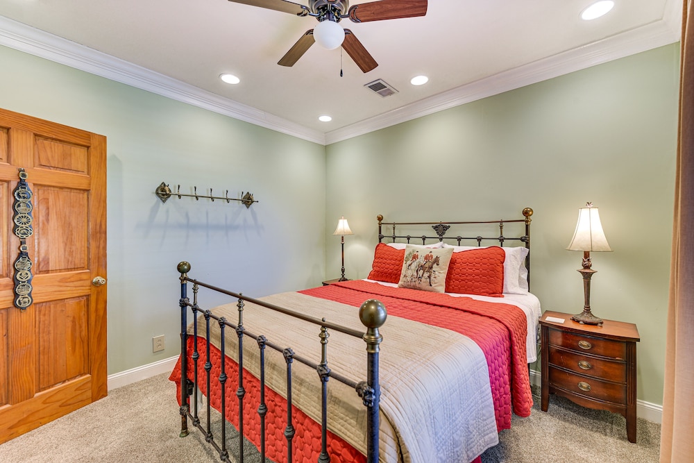 House (2 Bedrooms) photo 2