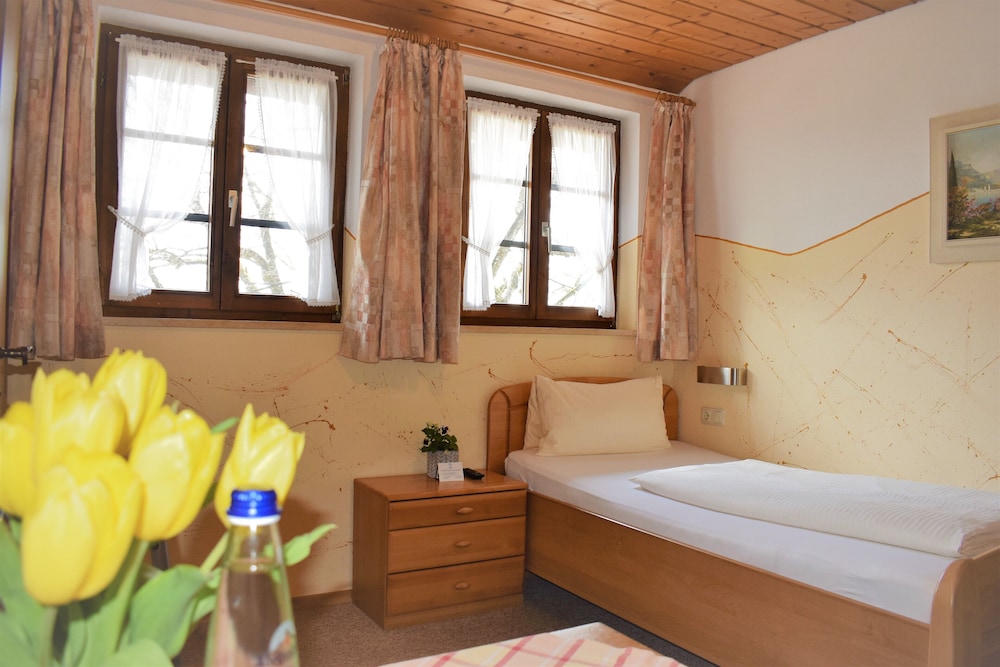 Economy Single Room