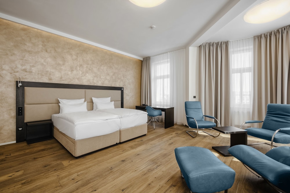 Junior Double Room, Balcony photo 2
