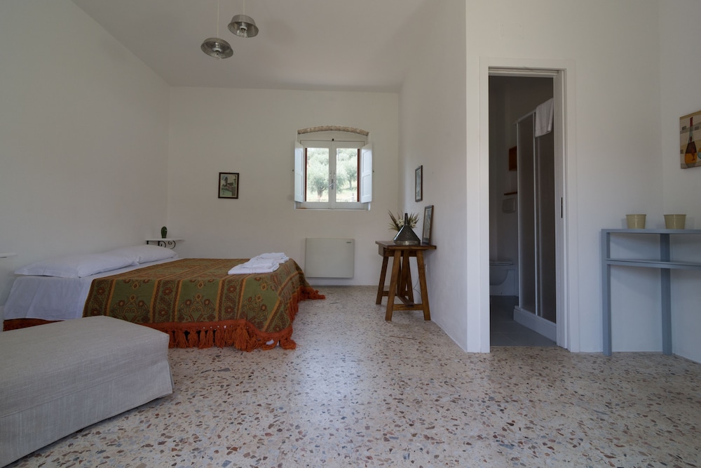 Double Room - Photo 2