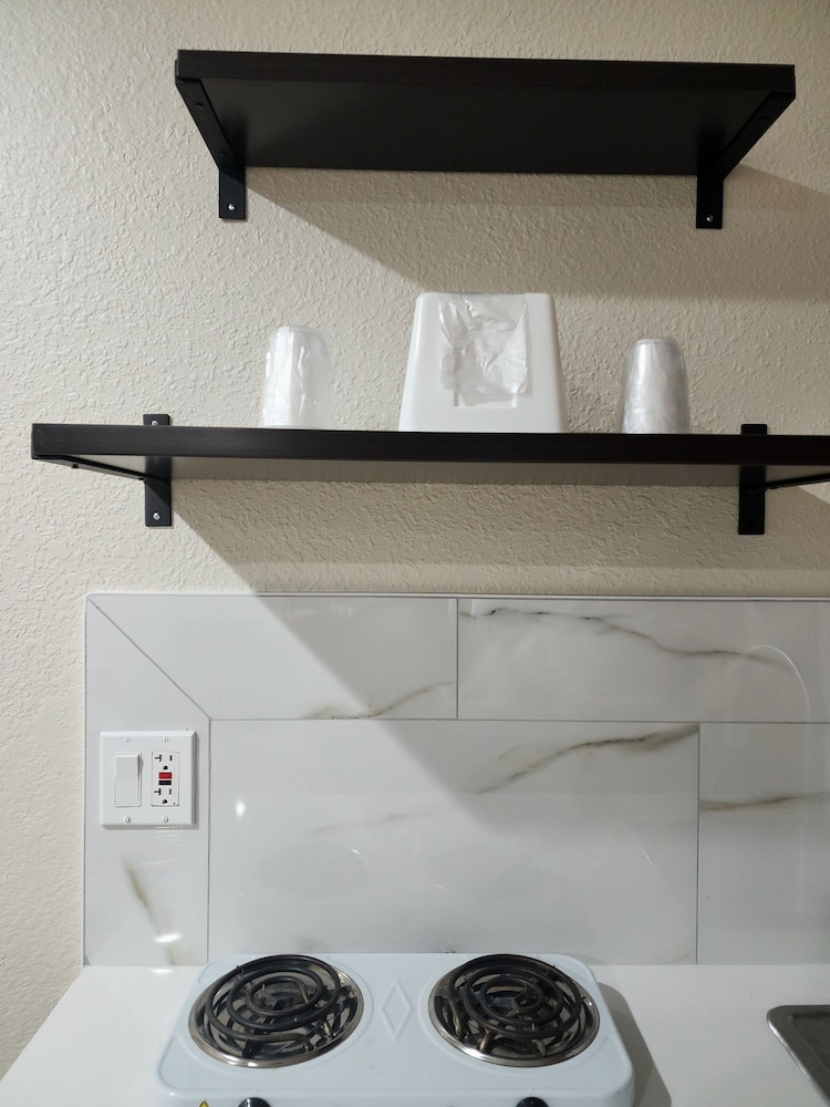 Standard Room, 2 Double Beds, Non Smoking, Kitchenette - Photo 5