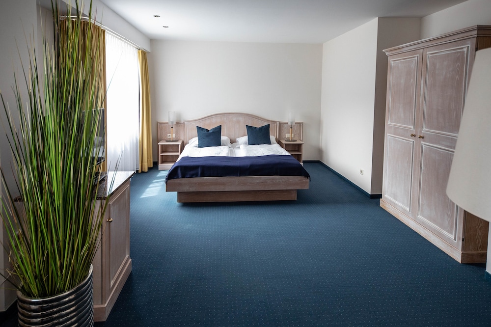 Standard Double or Twin Room - Photo 1