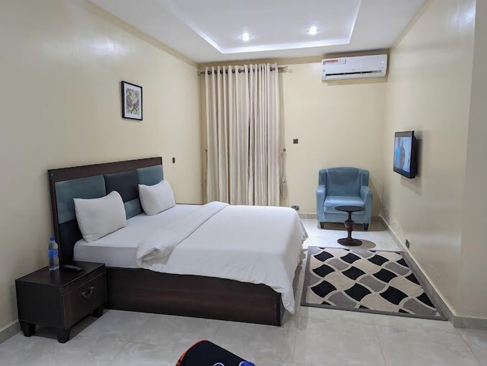 Economy Room, Balcony, City View photo 1
