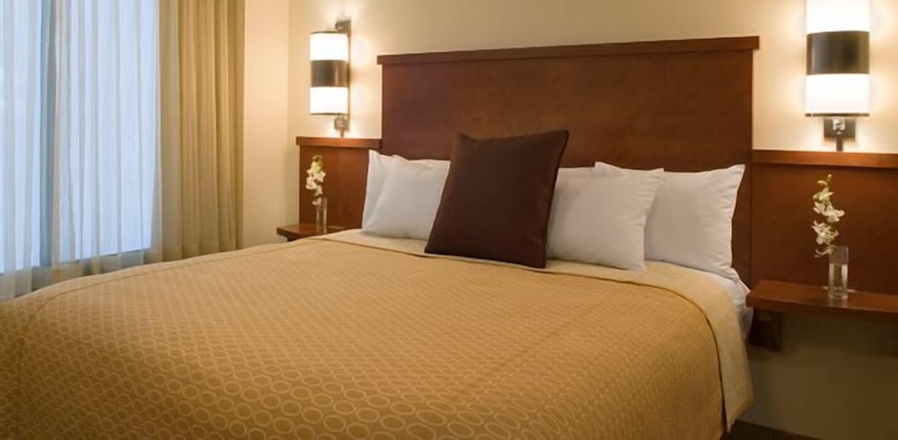 Room, 1 King Bed, Accessible - Photo 1