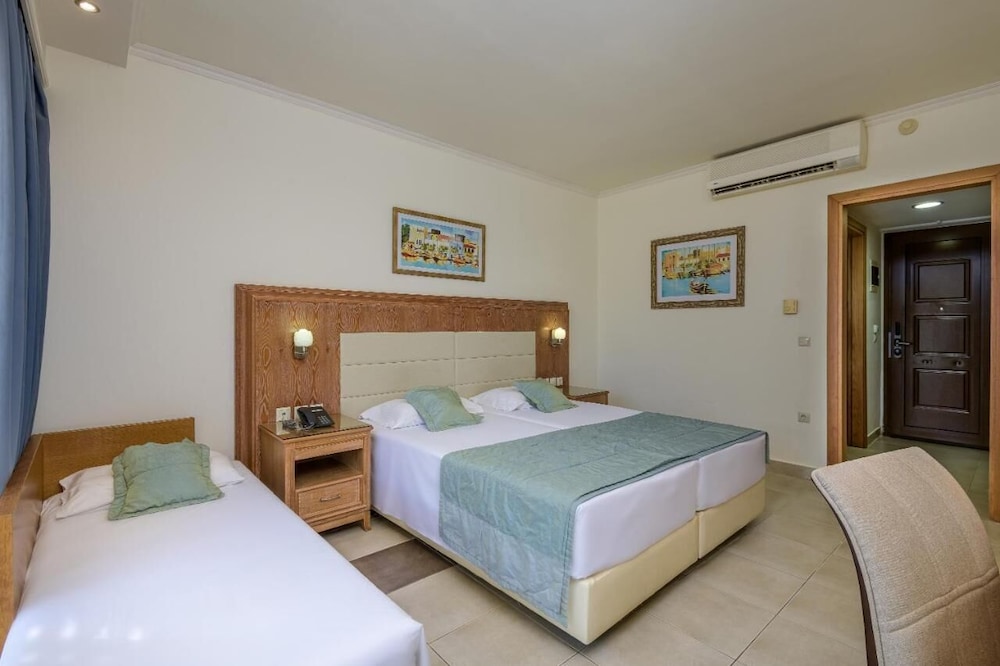 Superior Twin Room - Photo 3
