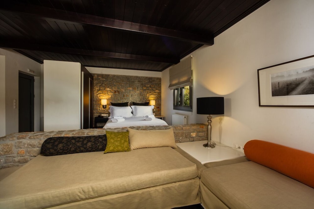 Deluxe Suite, 1 Bedroom, Jetted Tub photo 3