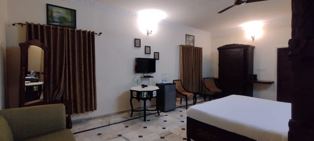 Heritage Deluxe Room photo 3