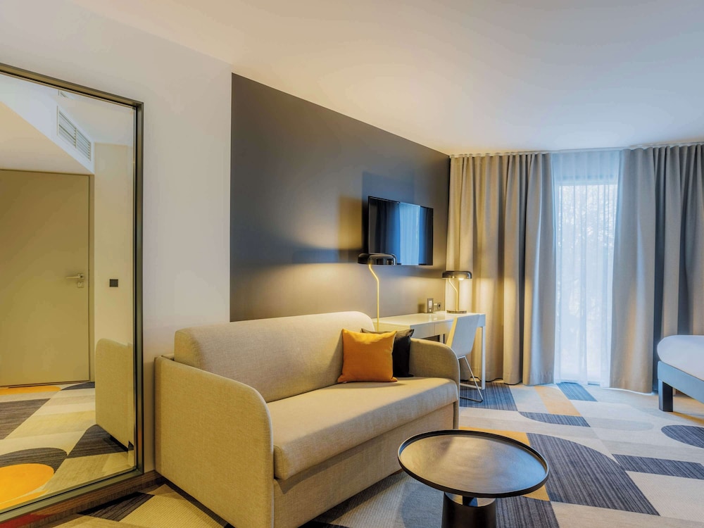 Premium Room, 1 Double Bed with Sofa bed (Newly Designed) - Photo 3
