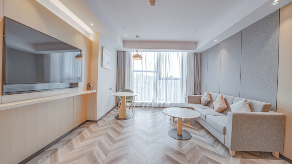 Suite, 1 King Bed