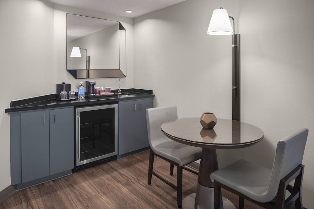 Suite, 1 Bedroom photo 3