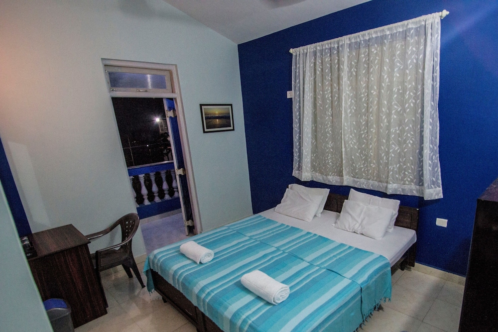 Standard Twin bedroom with balcony   