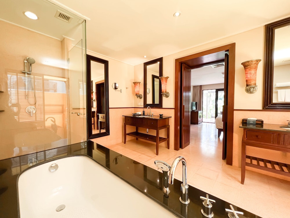 Two-Bedroom Suite Villa - Photo 5