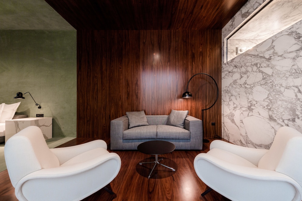 ROX SUITE - Photo 8