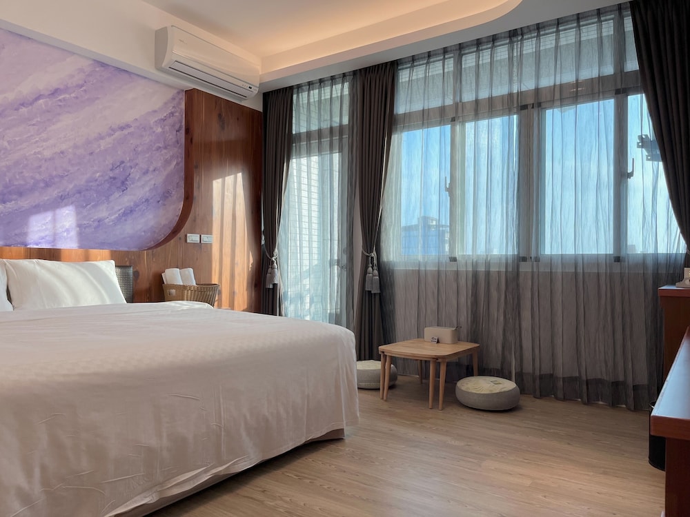 Economy Double Room, 1 Queen Bed photo 1