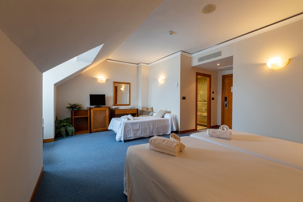 Triple Room (3 adults) - Photo 2