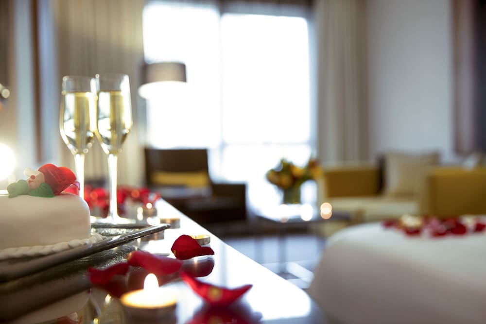 Studio, 1 Queen Bed, Kitchenette thumbnail 6