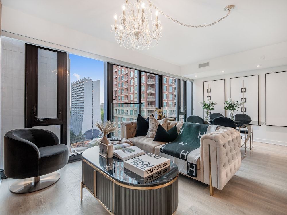 Signature Suite, 2 Bedrooms, Kitchen