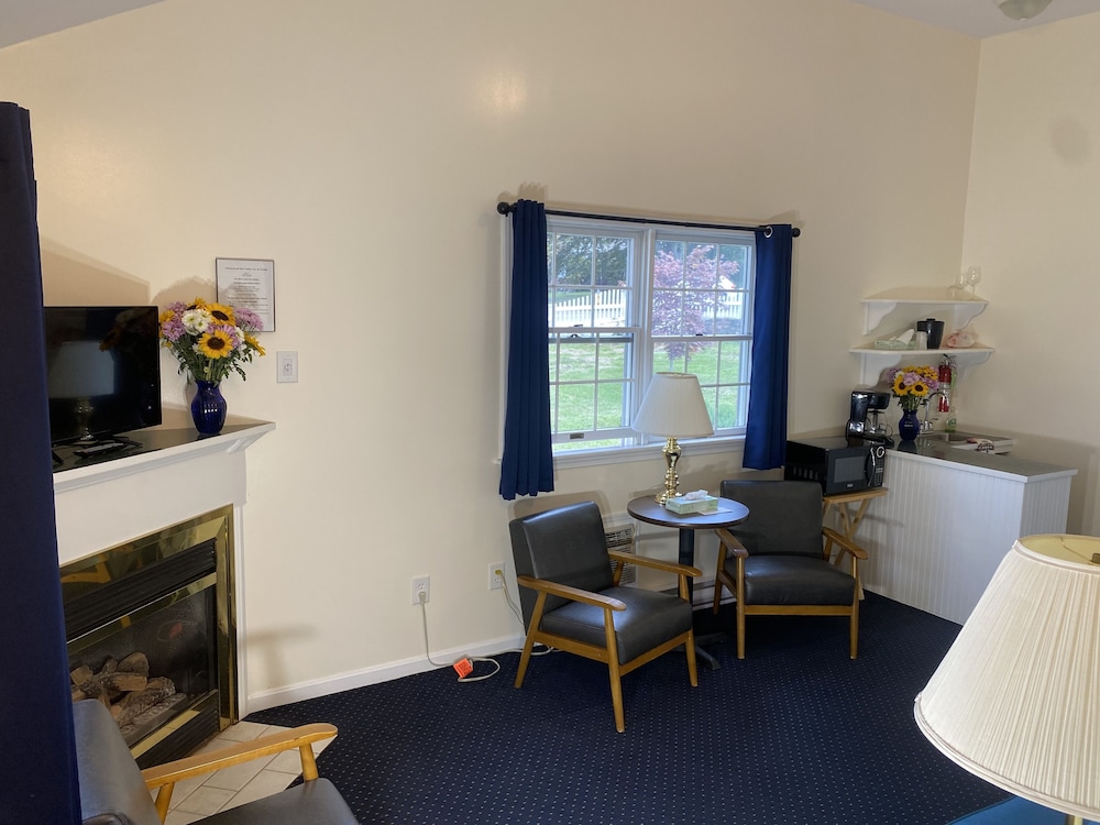 Carriage House photo 1