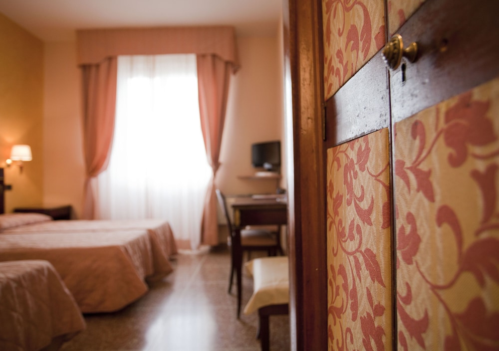 Economy Triple Room