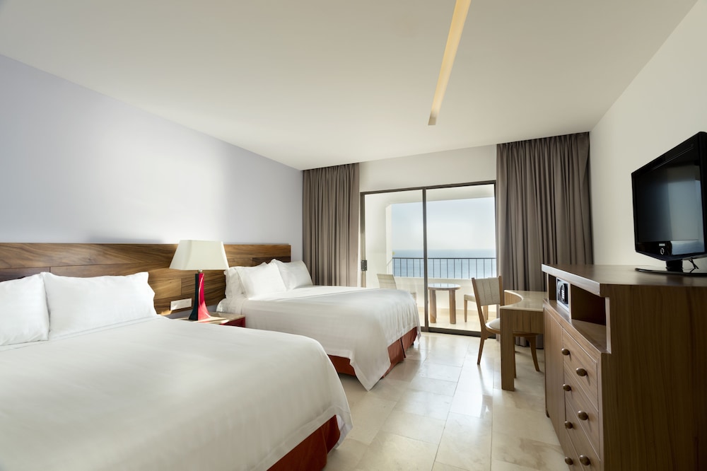 Standard Room, 2 Double Beds, Oceanfront