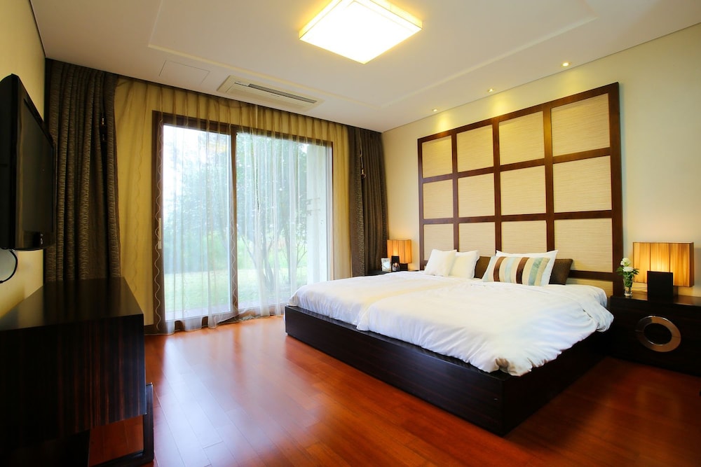 Luxury Suite photo 3