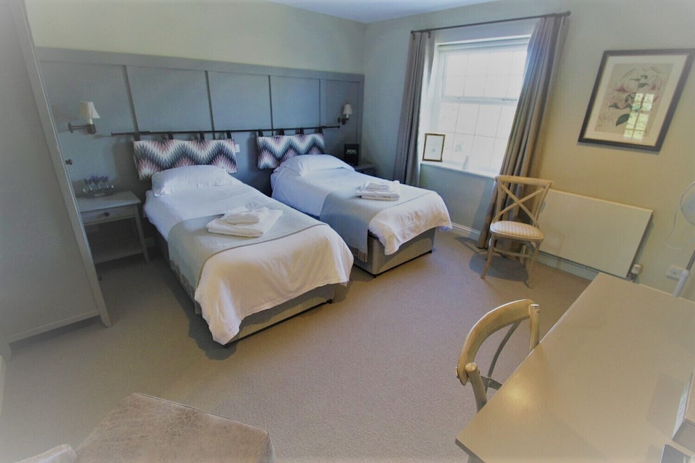 Twin Room, Ensuite photo 1