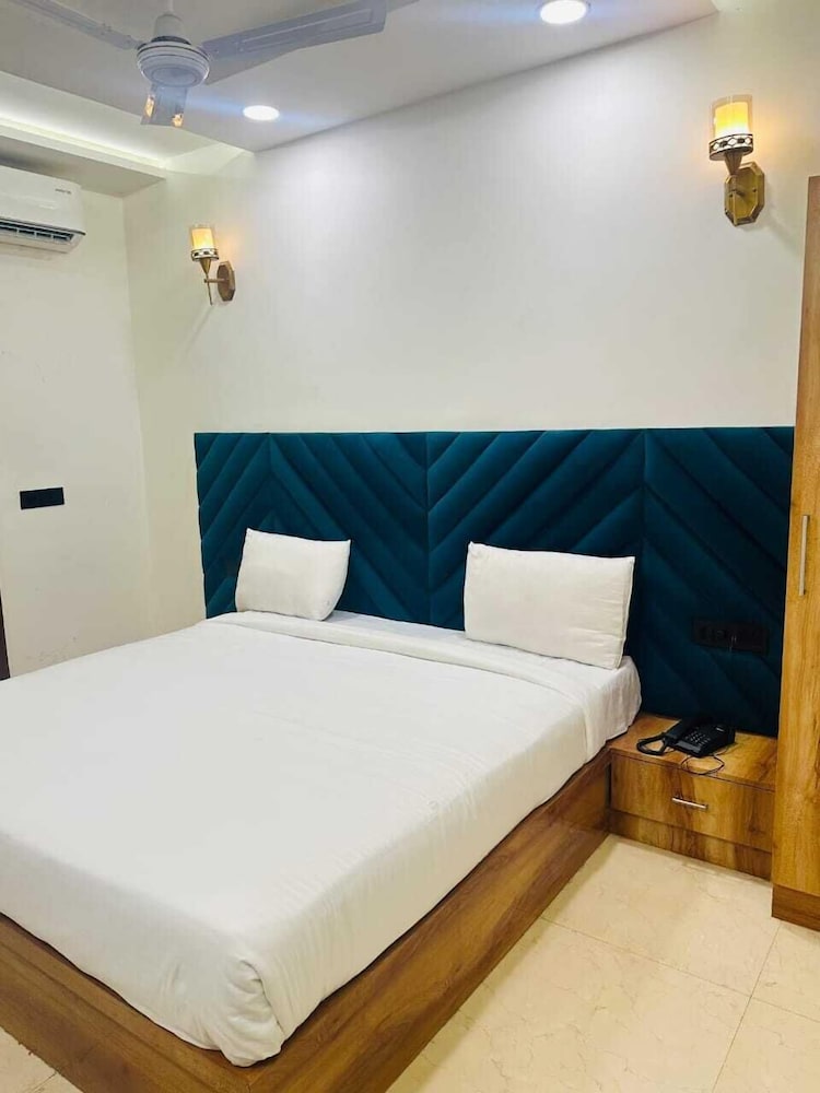 Deluxe Double Room, City View