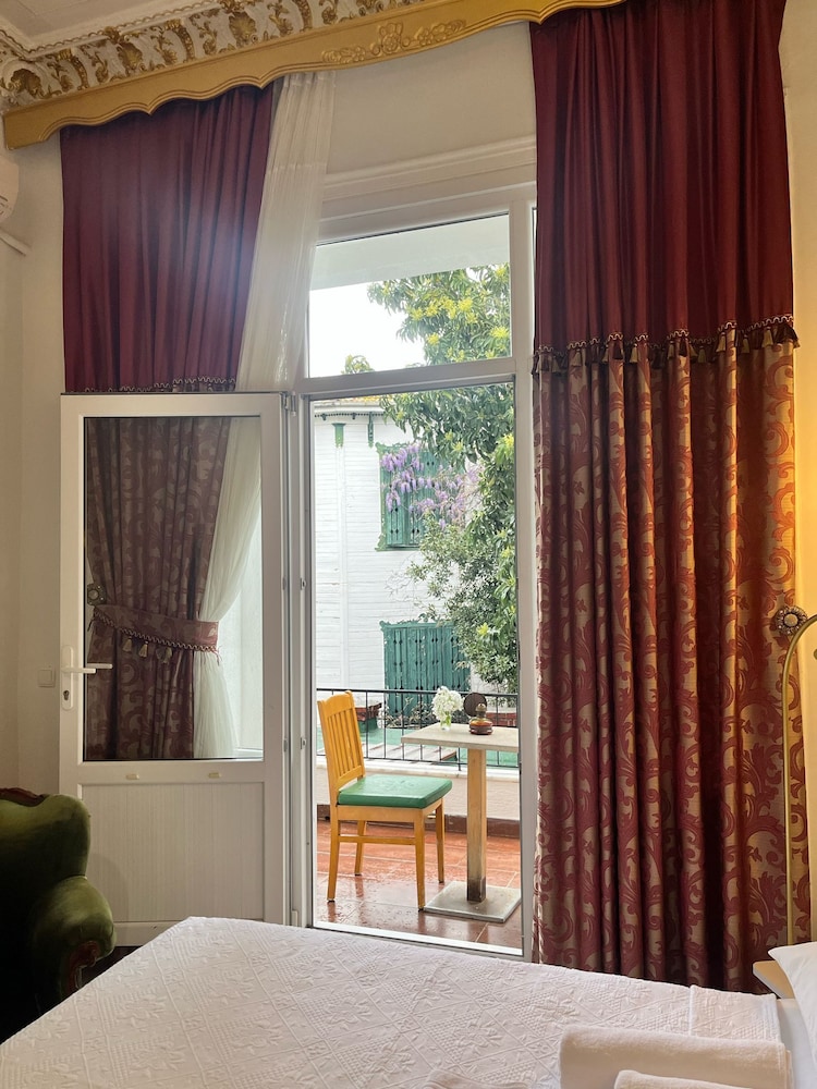 Deluxe Room, Balcony photo 1