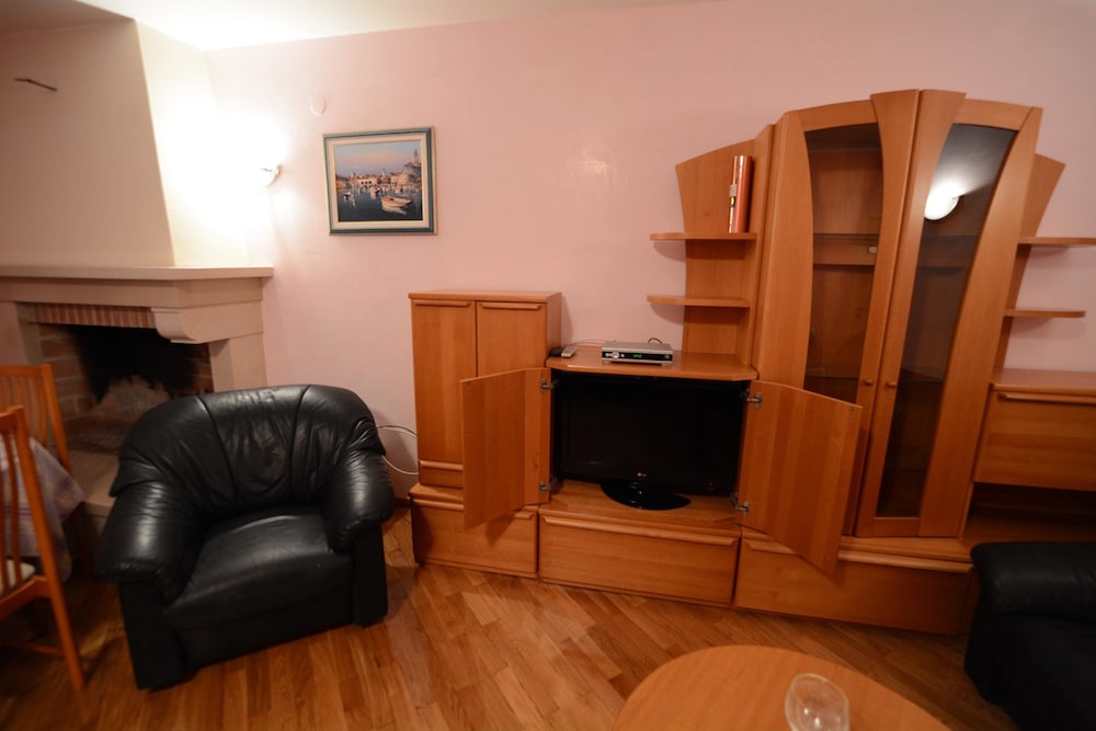 Deluxe Apartment, 5 Bedrooms, Terrace, Sea View photo 3