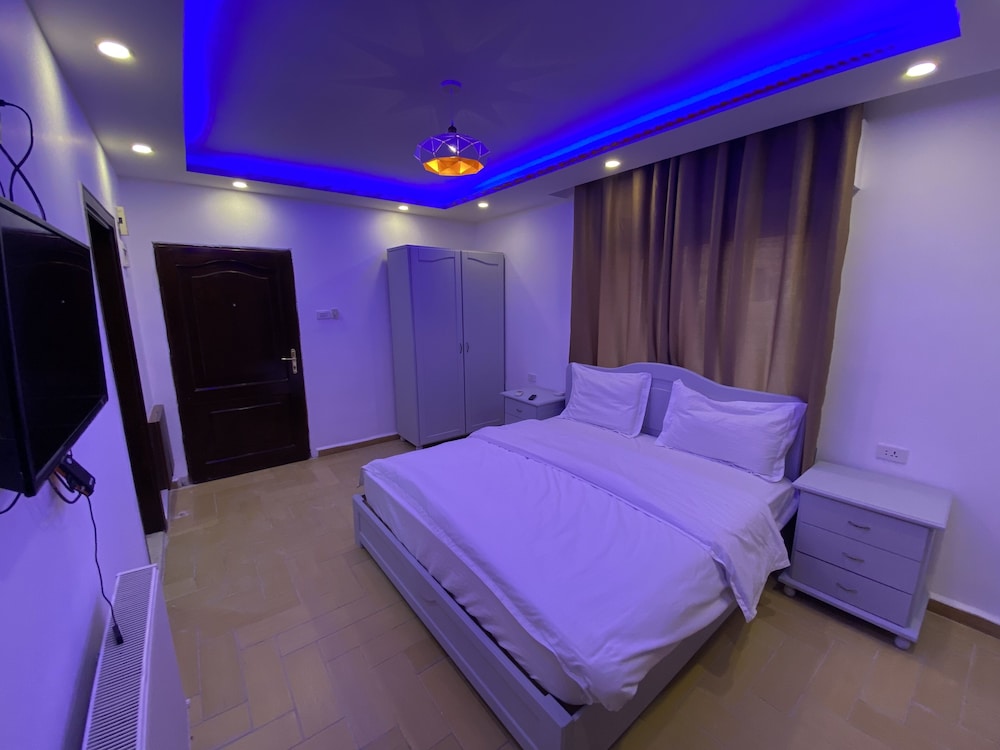 Family Room - Photo 7