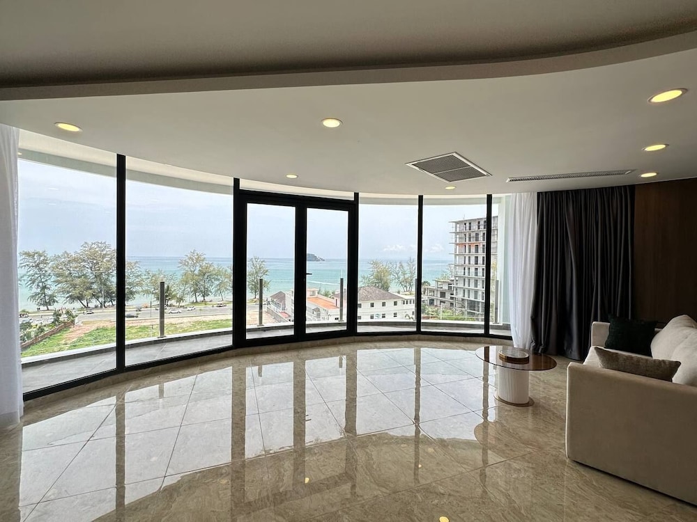 Deluxe Suite - Photo 11