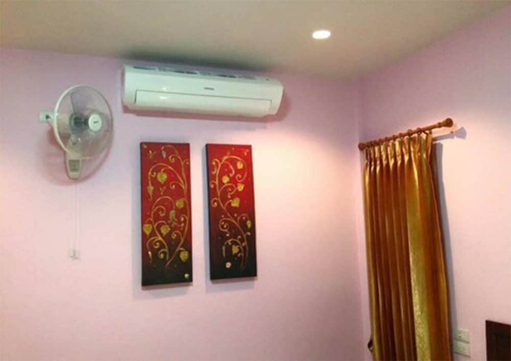 Deluxe Double or Twin Room, Pool View photo 3