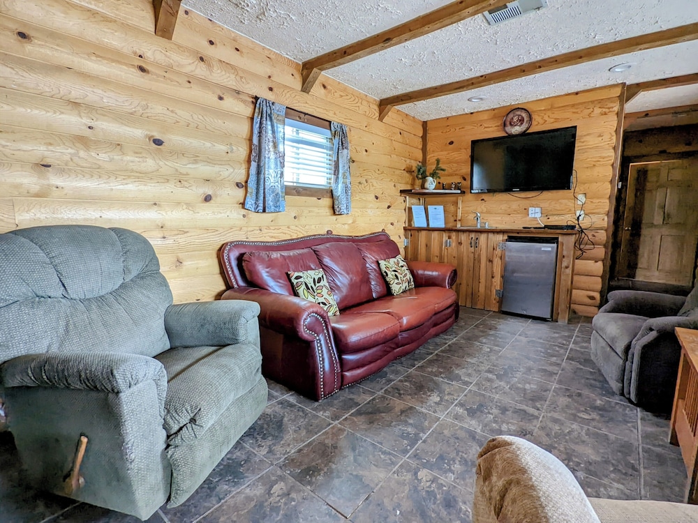 Cabin, Pets Allowed, Lake View photo 1