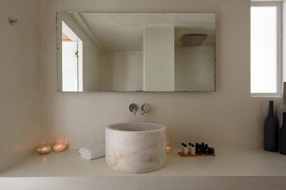 Suite, Balcony (Outdoor Jetted tub Caldera view ) - Photo 4