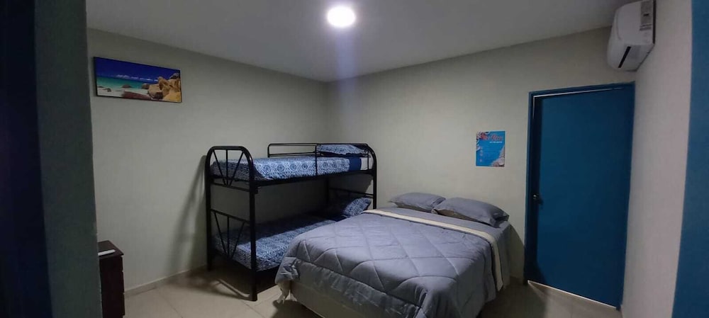 Family Quadruple Room photo 1