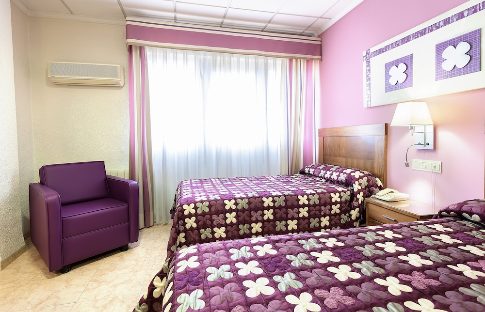 Standard Double Room - Photo 1