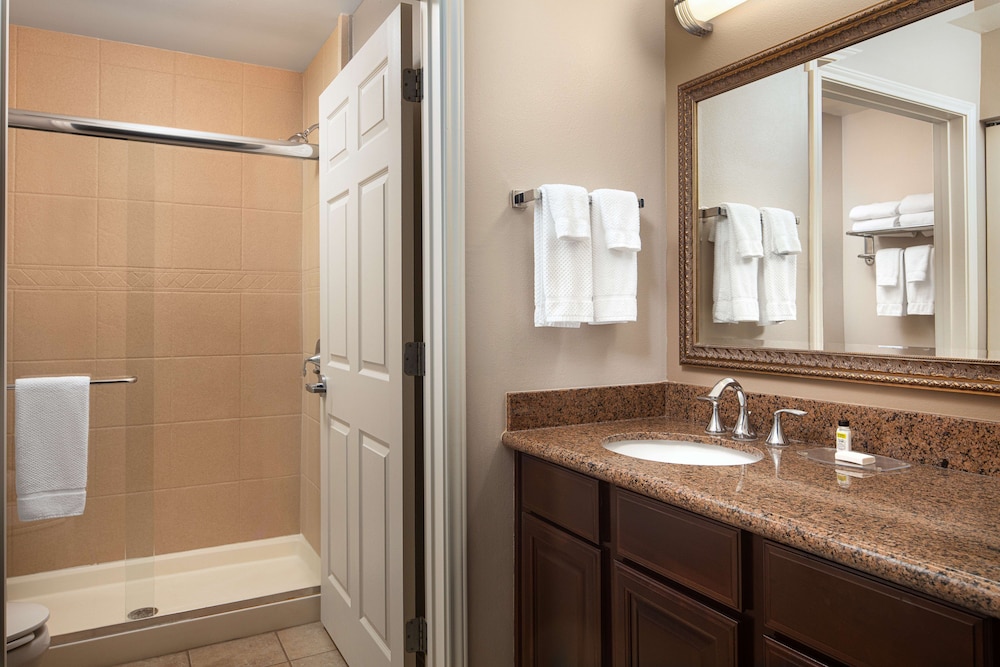 Suite, 1 Bedroom, Kitchen (1 Qn, Living, Dining) - Photo 6