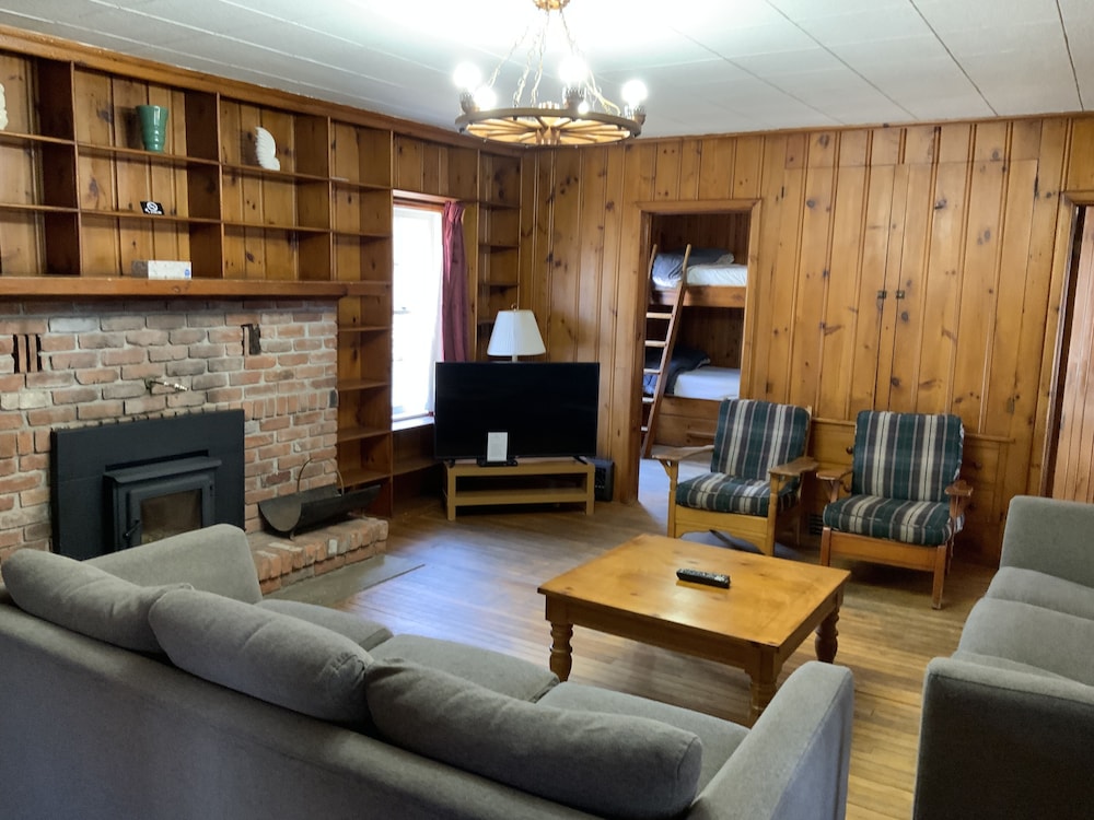 Standard Cottage, 3 Bedrooms, Fireplace, Lake View (Muskoka)