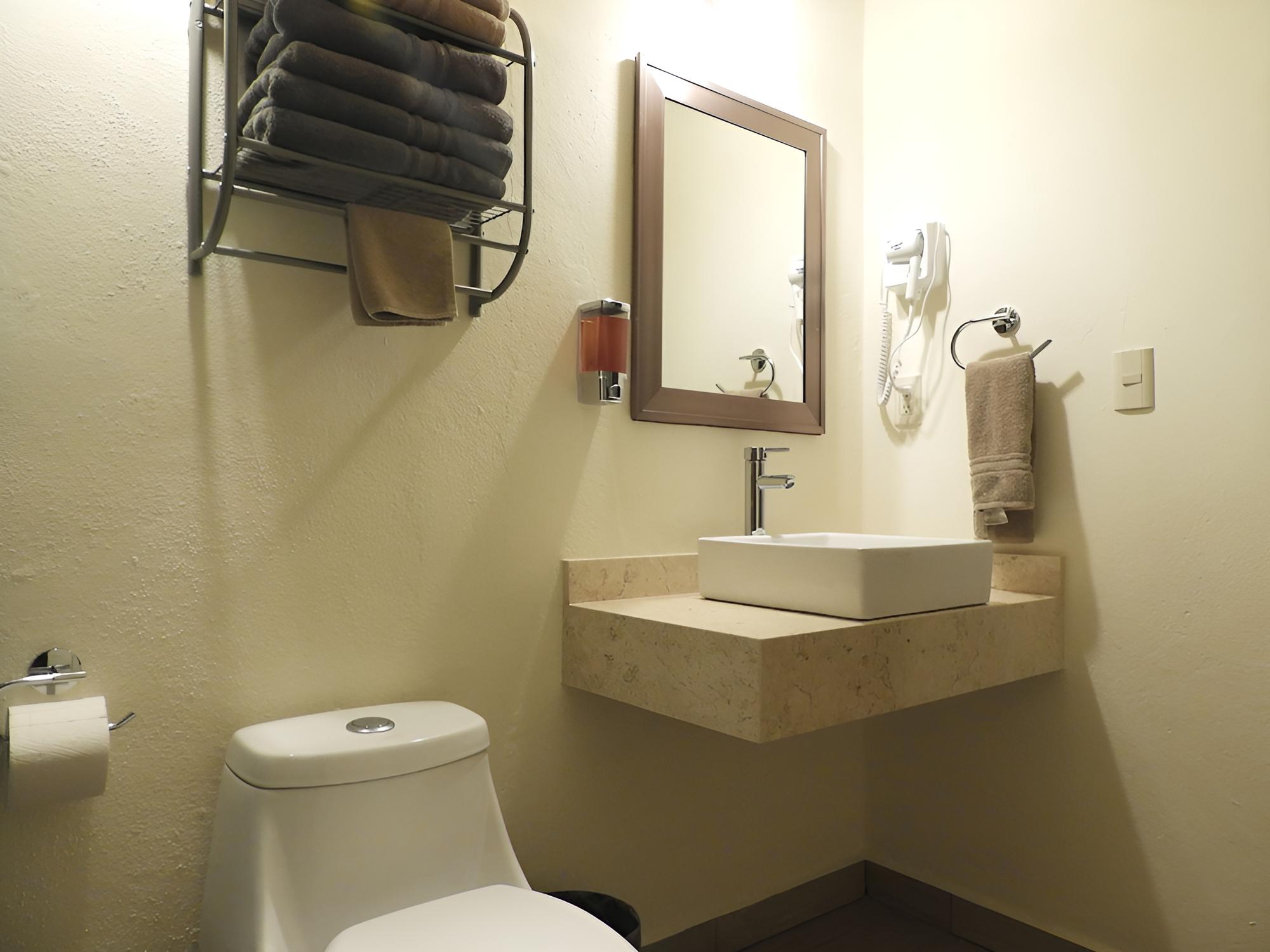 Standard Double Room, 2 Double Beds - Photo 11
