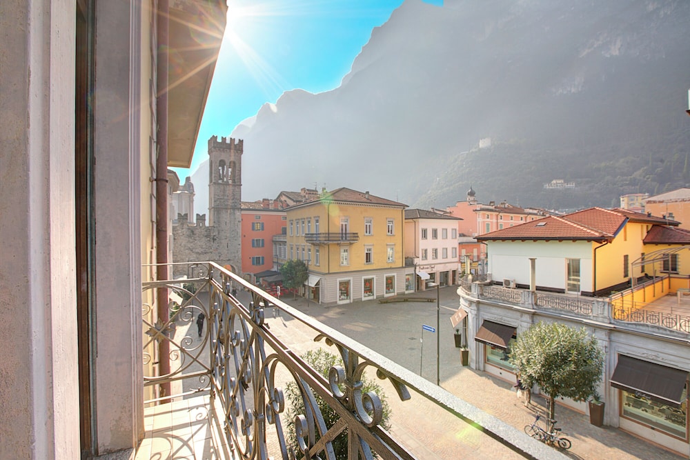 Family Apartment, Multiple Bedrooms (Quiet Oasis In Riva Heart)