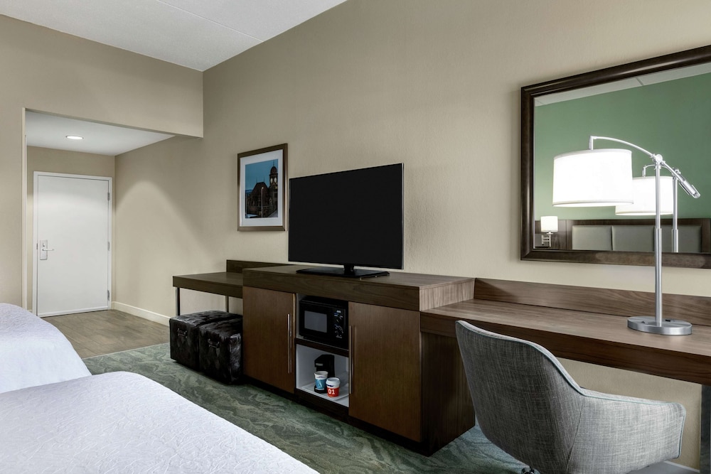 Room, 2 Queen Beds, Accessible, Non Smoking photo 3