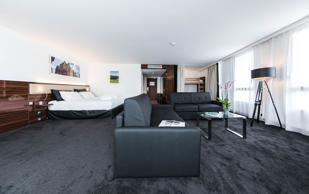 Suite (Privilege) - Photo 2