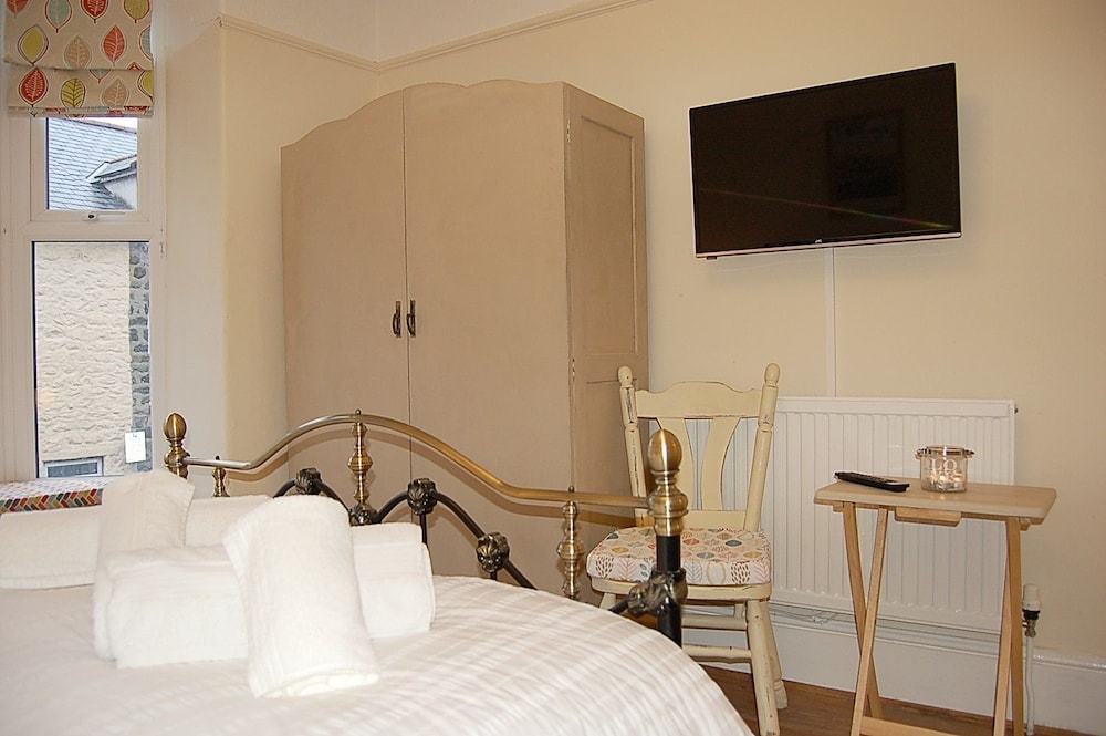 Double Room, Shared Bathroom (Room One) photo 3